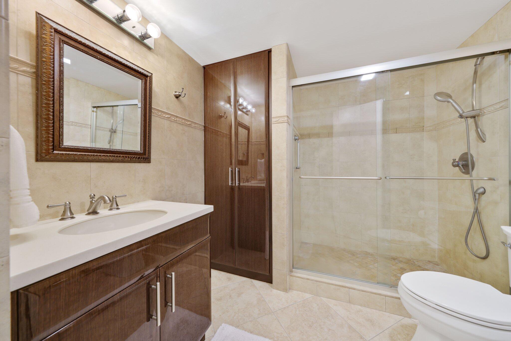 800 Greensward Court 203-i Property Photo 13