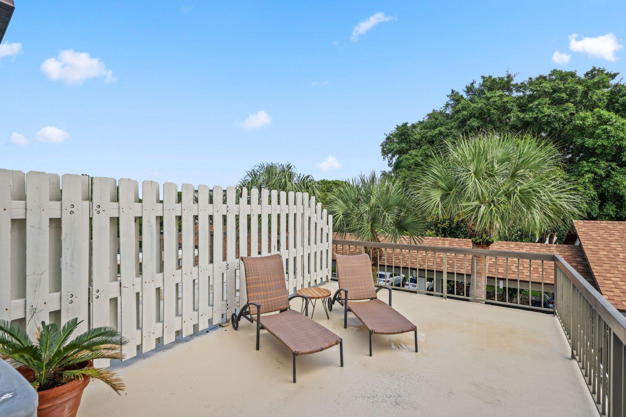 800 Greensward Court 203-i Property Photo 16