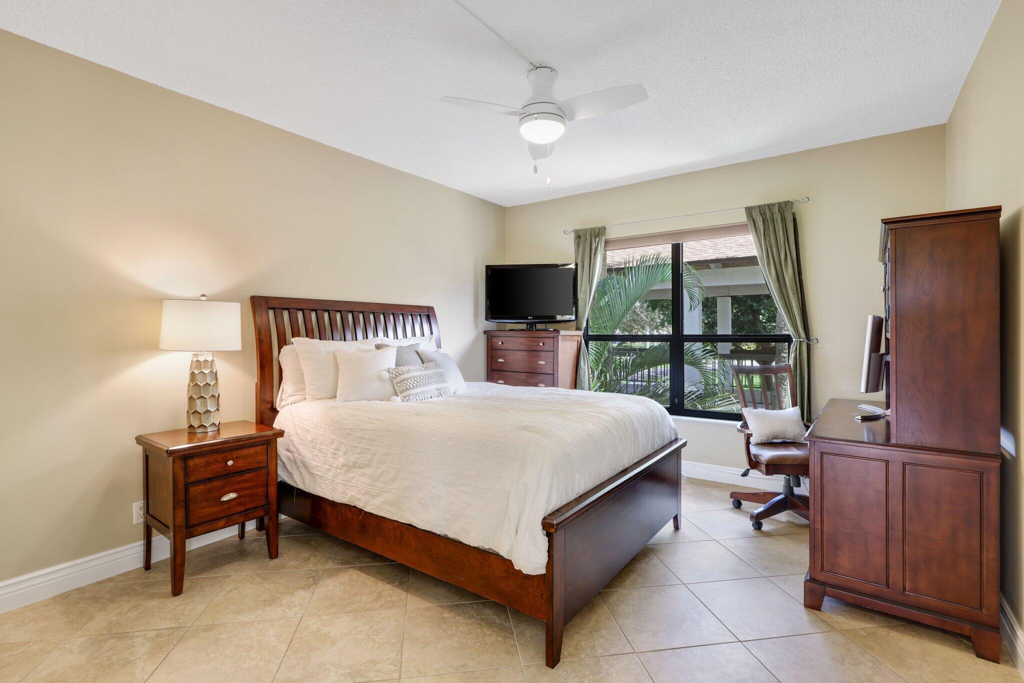 800 Greensward Court 203-i Property Photo 17