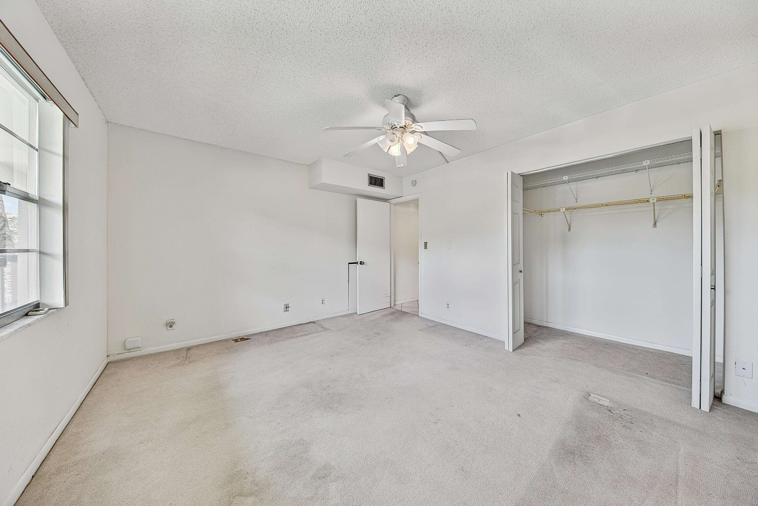 B26064449 Property Photo 26