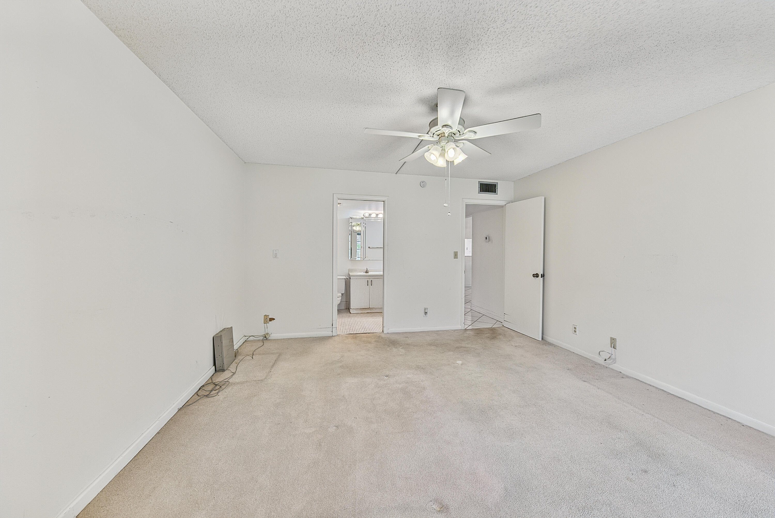 B26064449 Property Photo 30