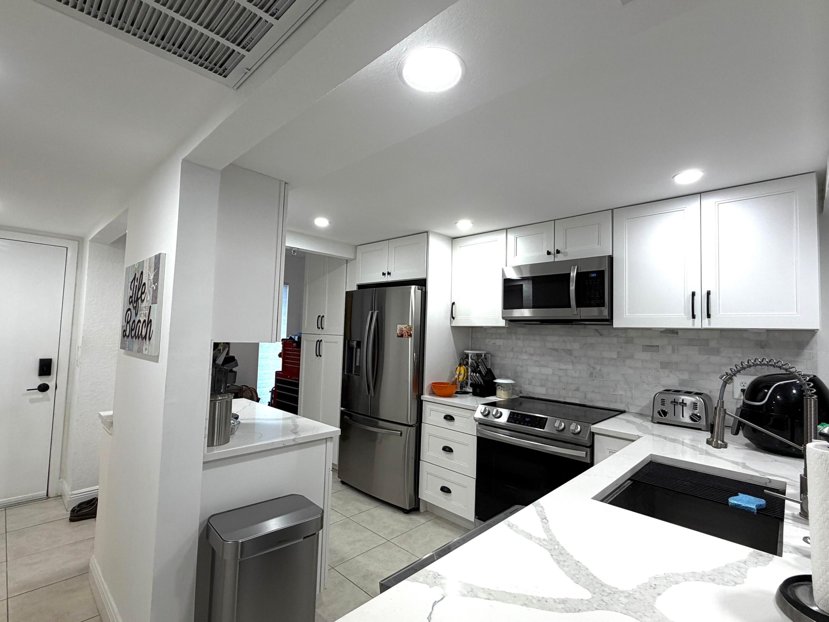 20 Royal Palm Way 3020 Property Photo 2