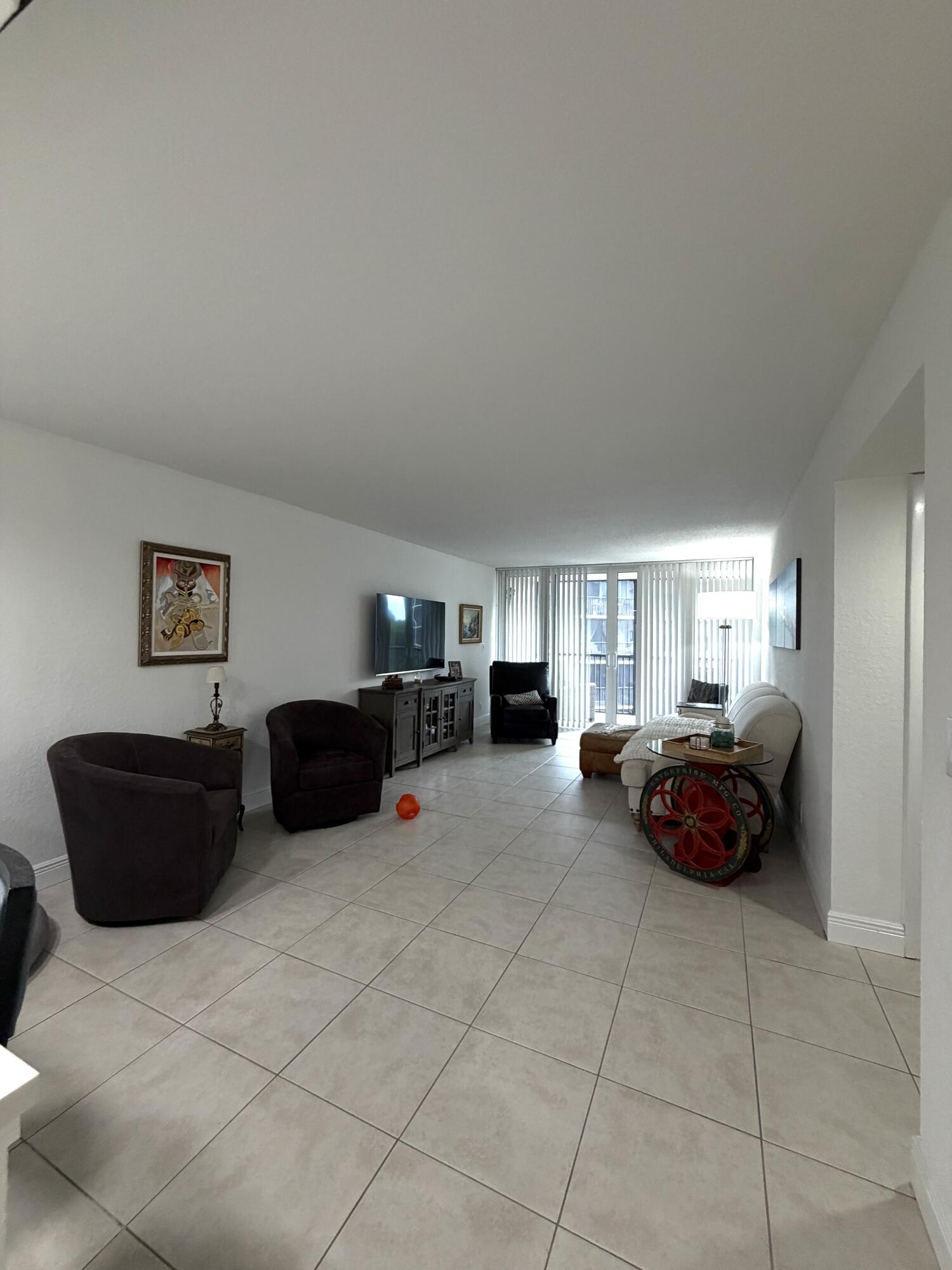 20 Royal Palm Way 3020 Property Photo 4