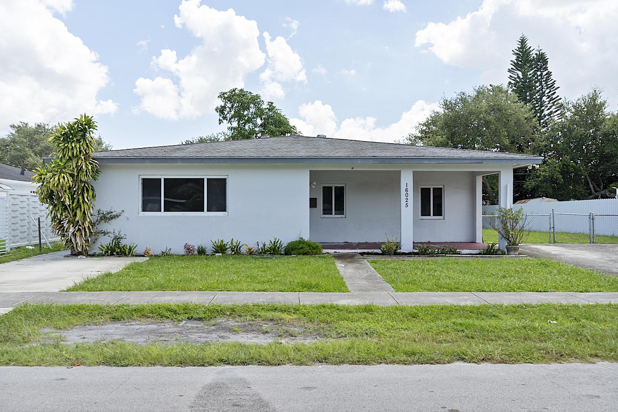 16025 Nw 20th Avenue Property Photo 1