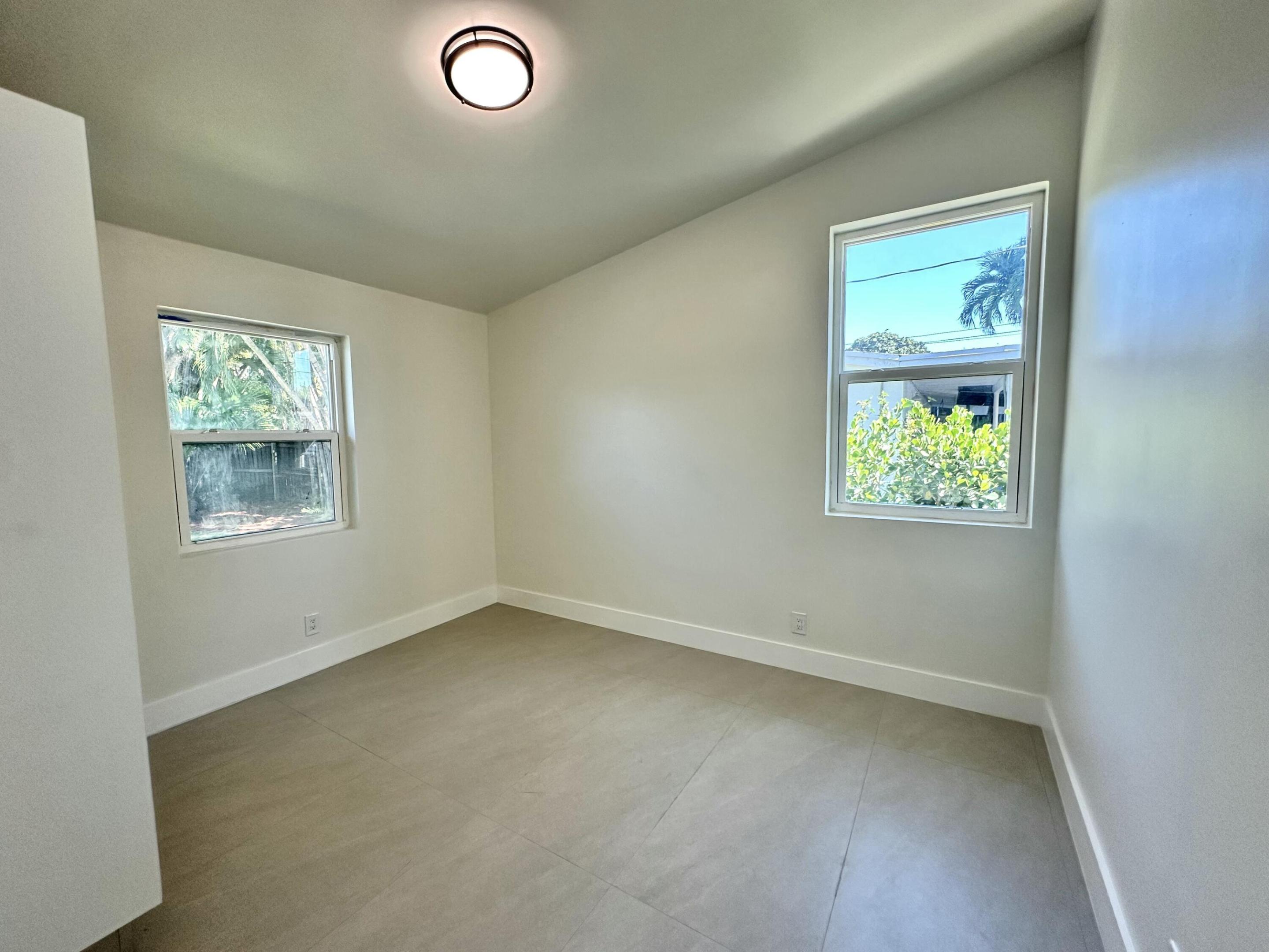 2490 Andros Lane Property Photo 24