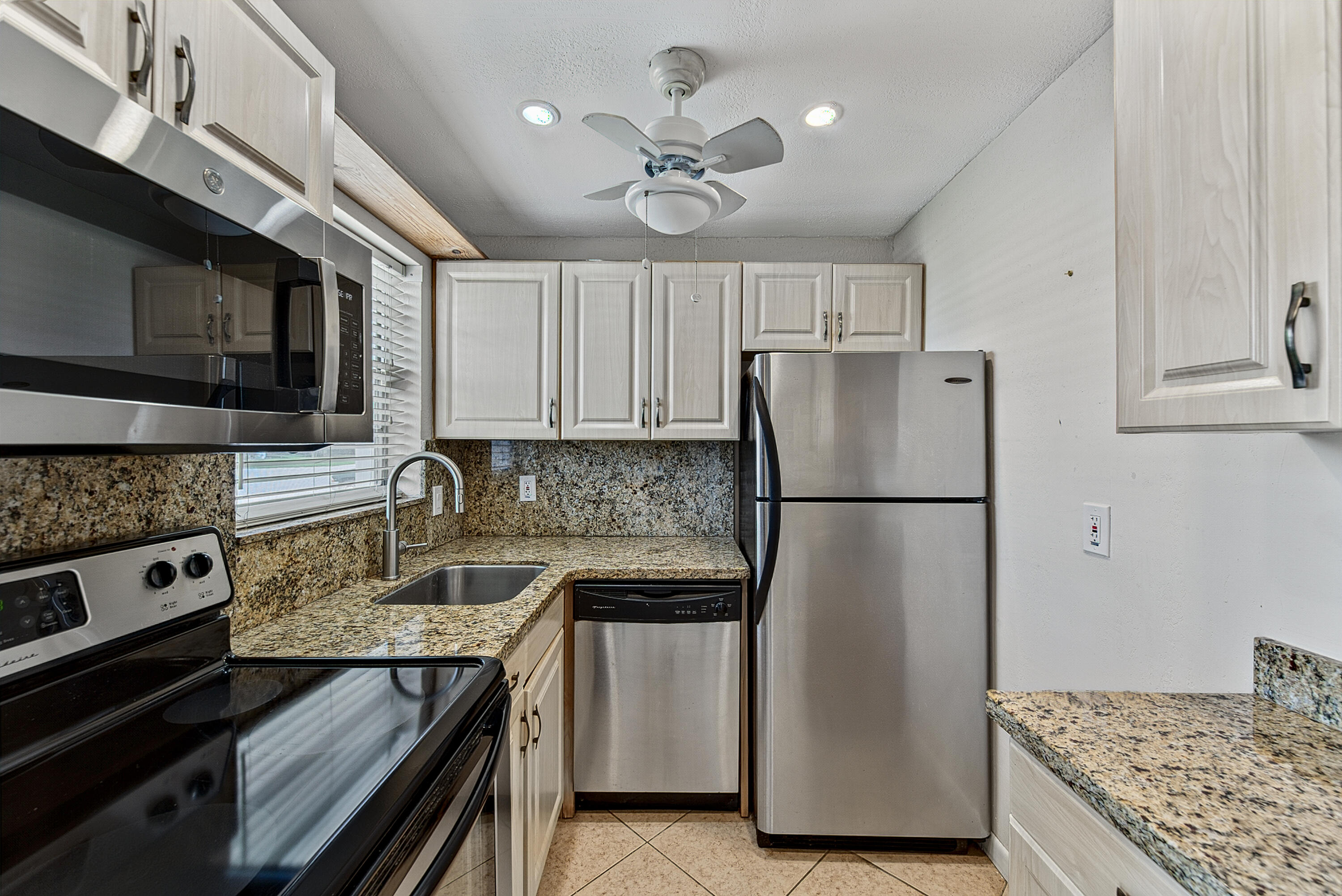 2650 W Golf Boulevard 165 Property Photo 7