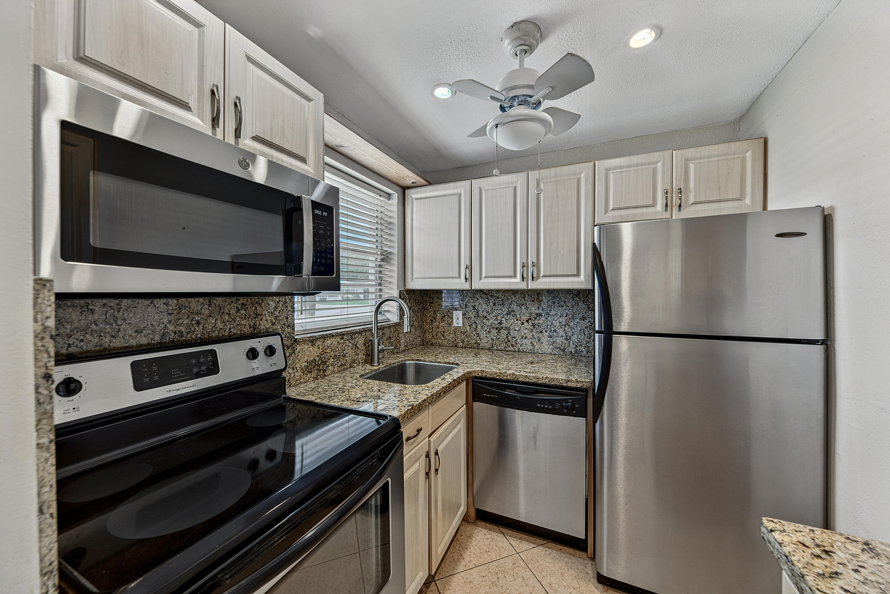 2650 W Golf Boulevard 165 Property Photo 8
