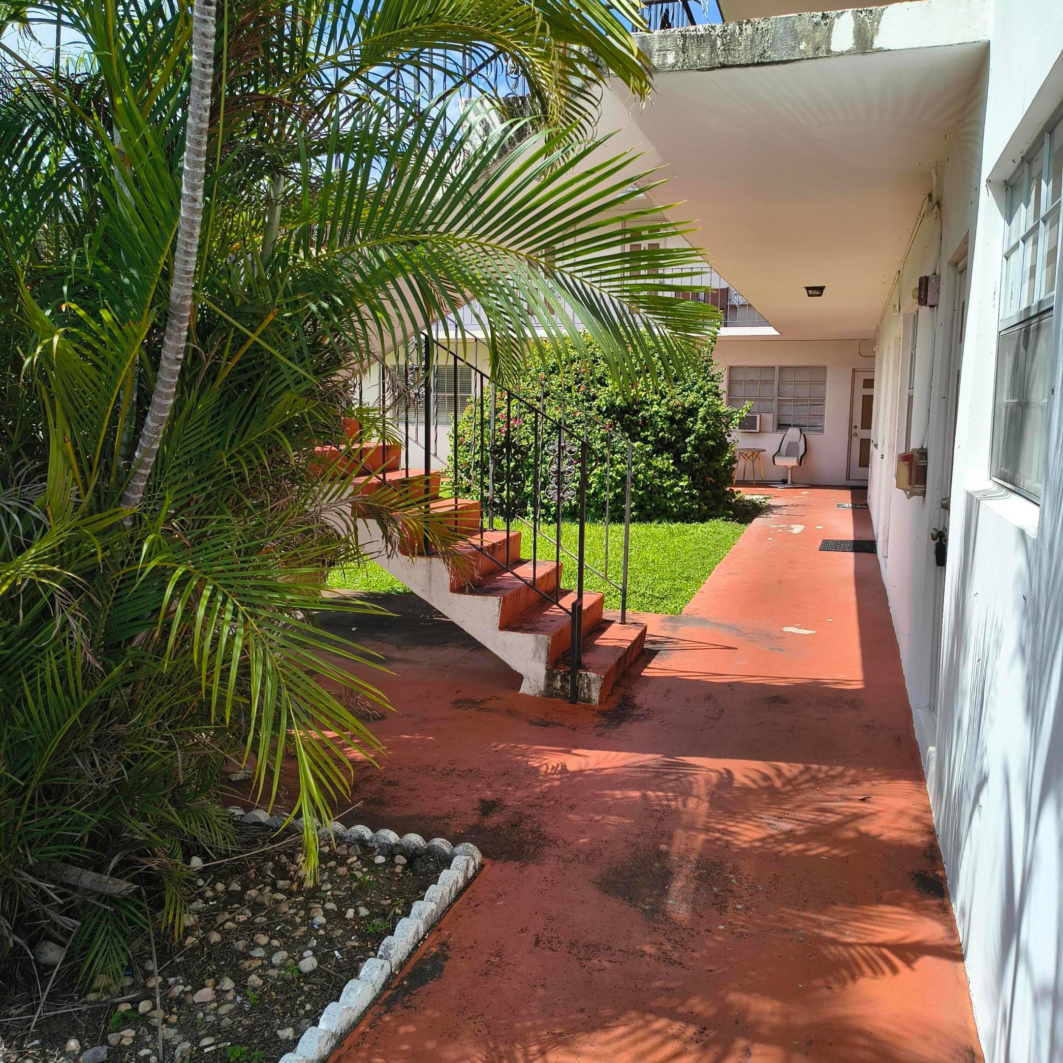 1825 CLEVELAND Street 2 Property Photo 1