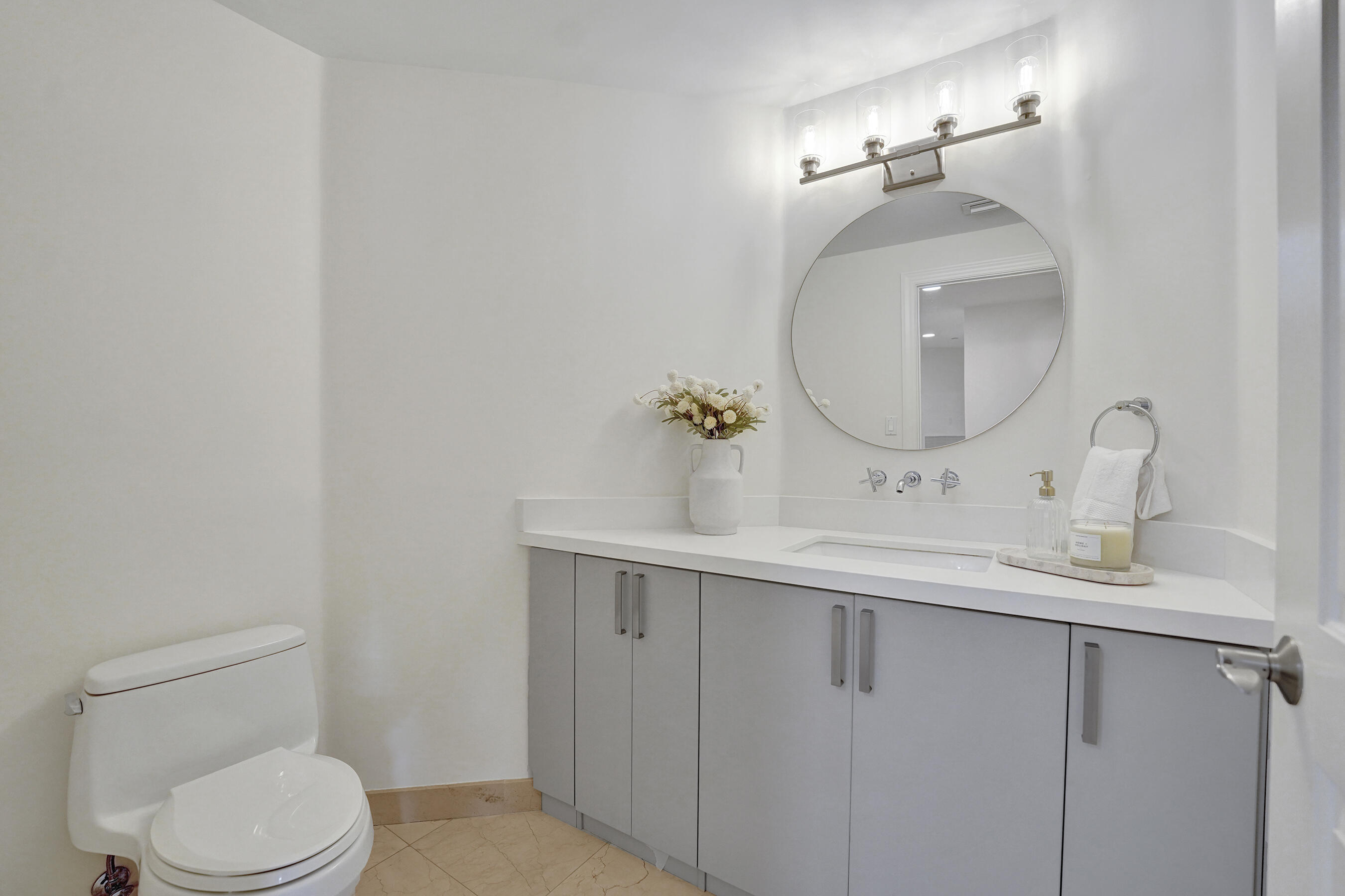 410 Hendricks Isle 203 Property Photo 52