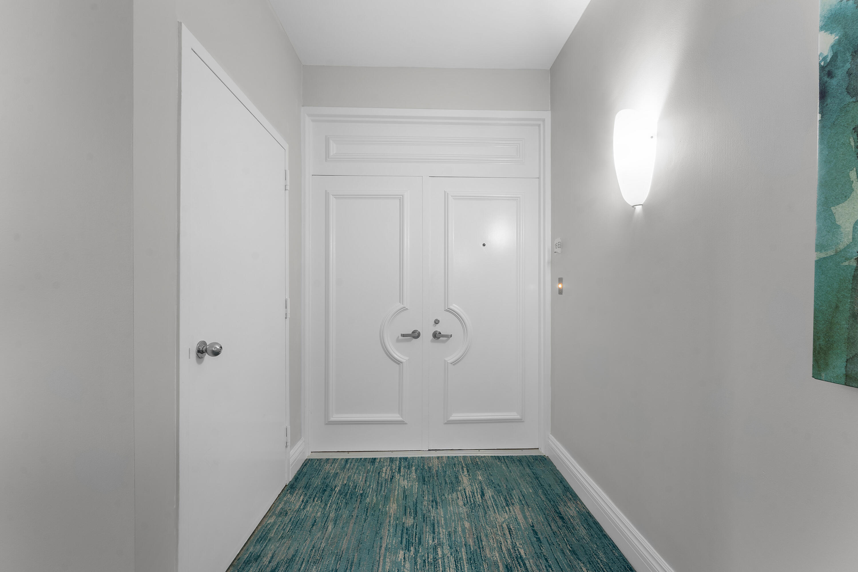 5280 N Ocean Drive 16e Property Photo 2