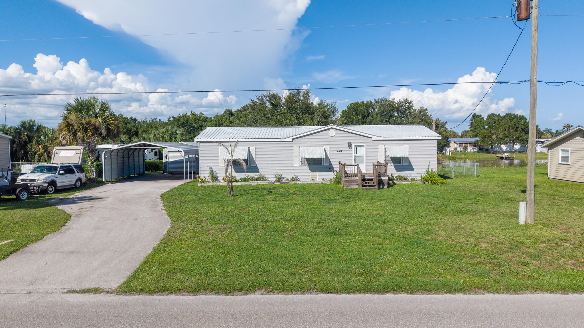 1221 Chobee Street Property Photo 3