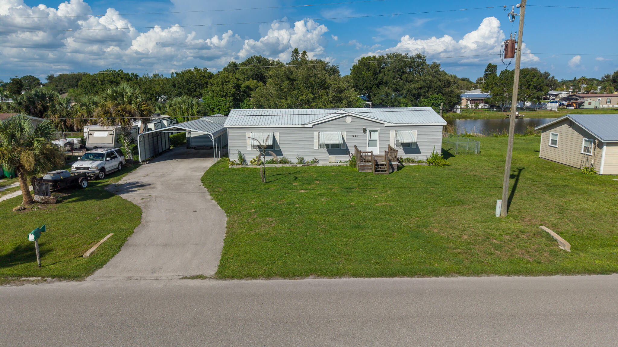 1221 Chobee Street Property Photo 5
