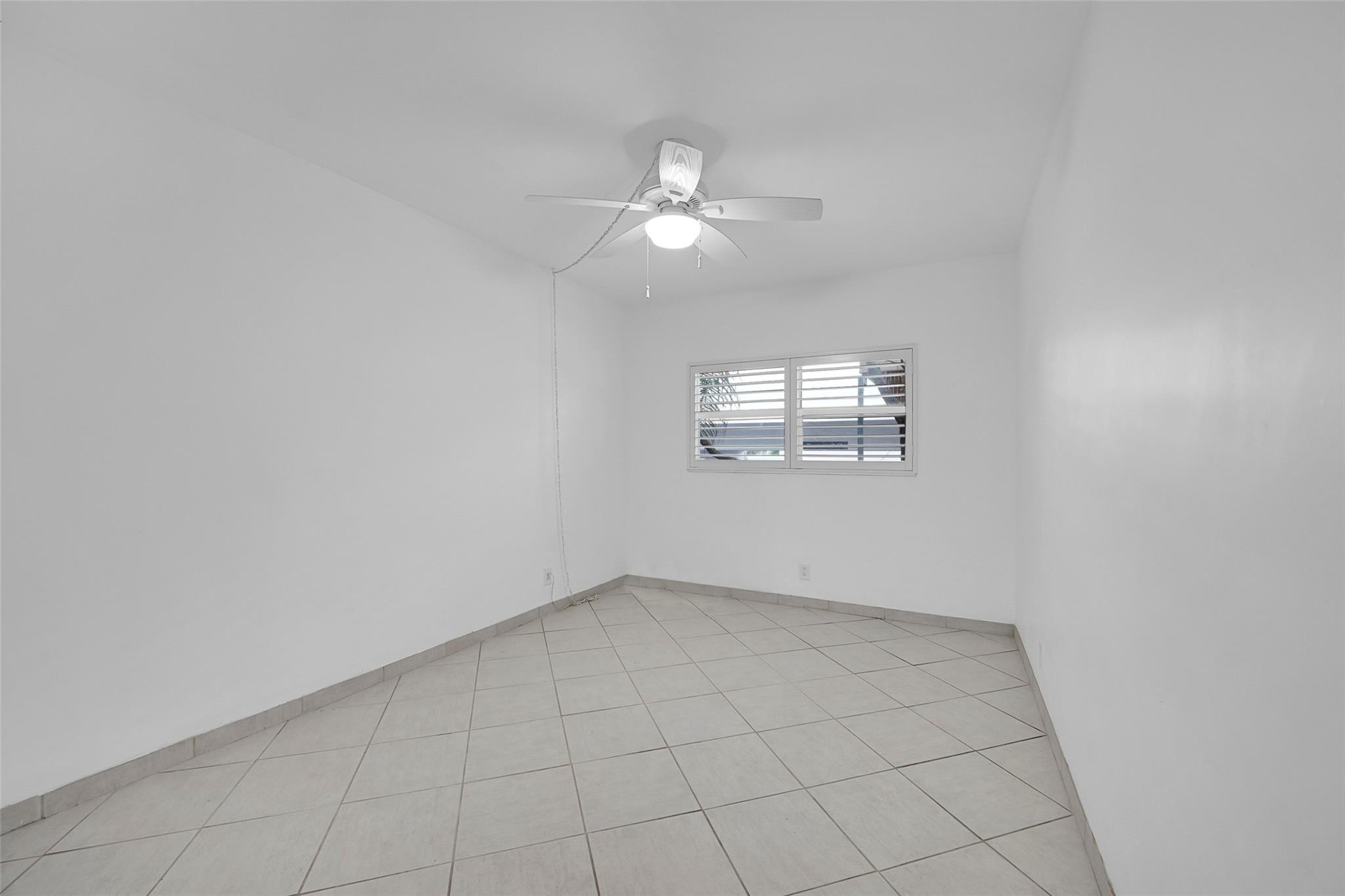 1300 N Ocean Boulevard 201 Property Photo 9