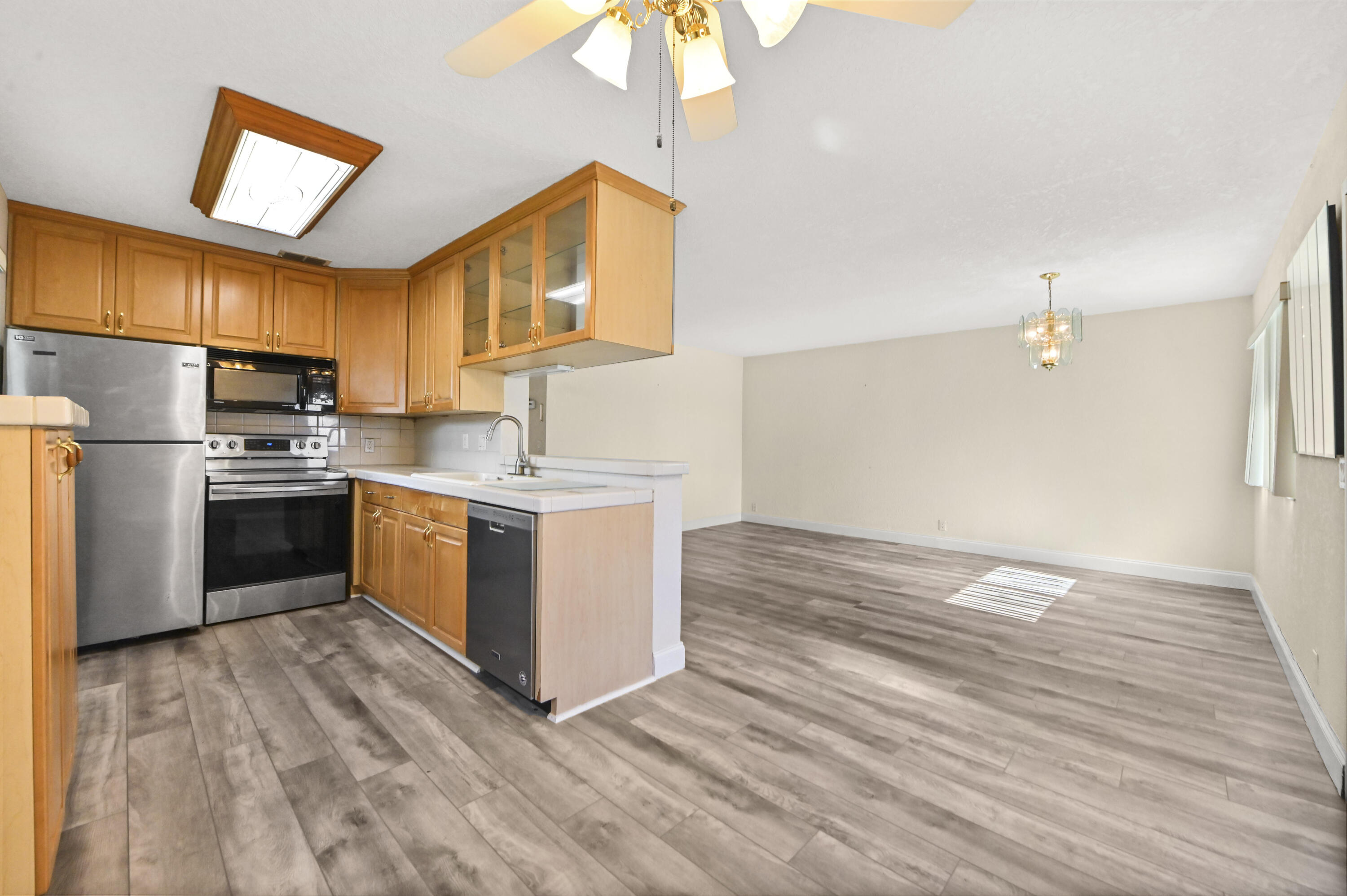 233 Monaco Boulevard E Property Photo 6