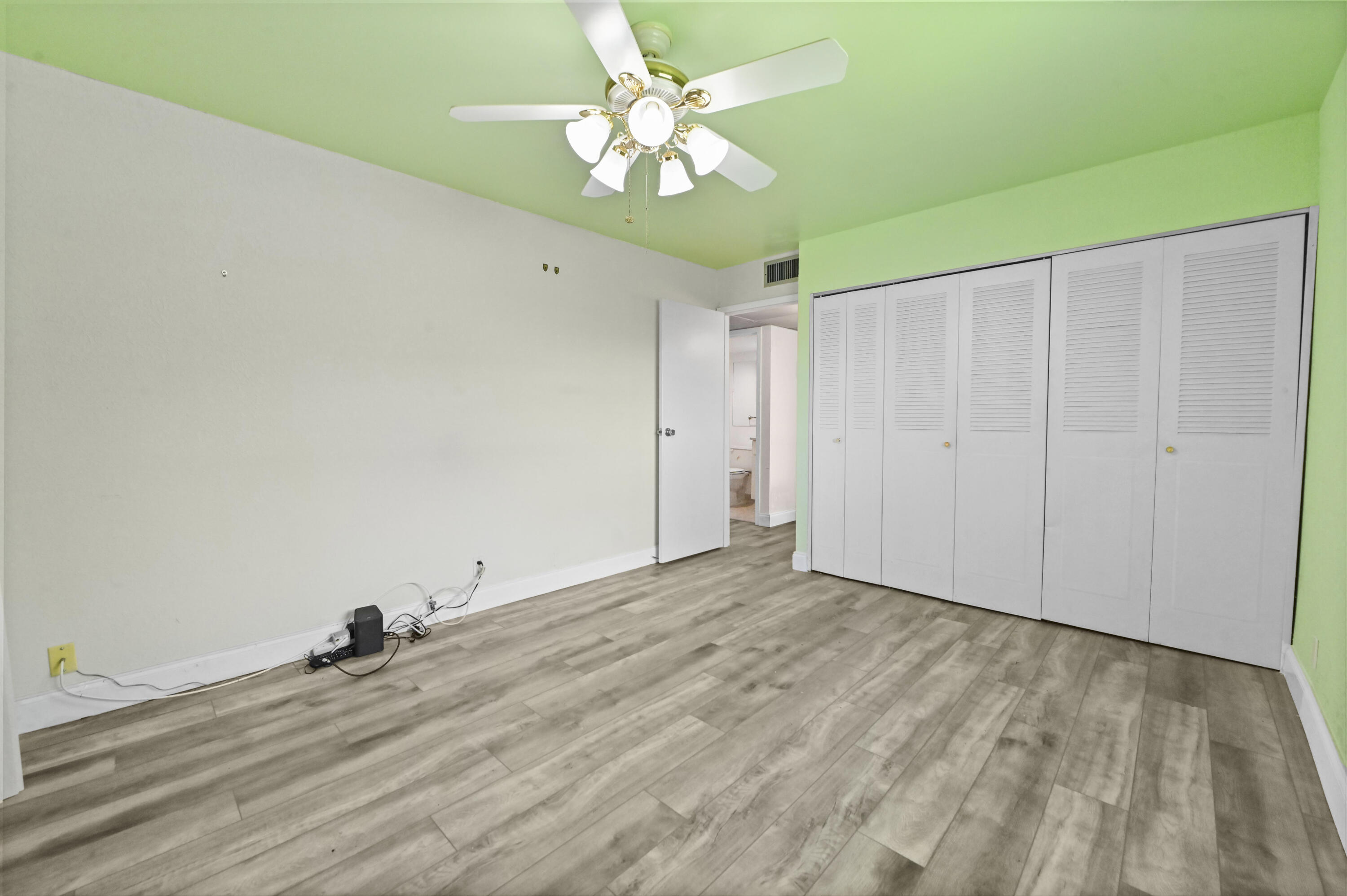 233 Monaco Boulevard E Property Photo 14