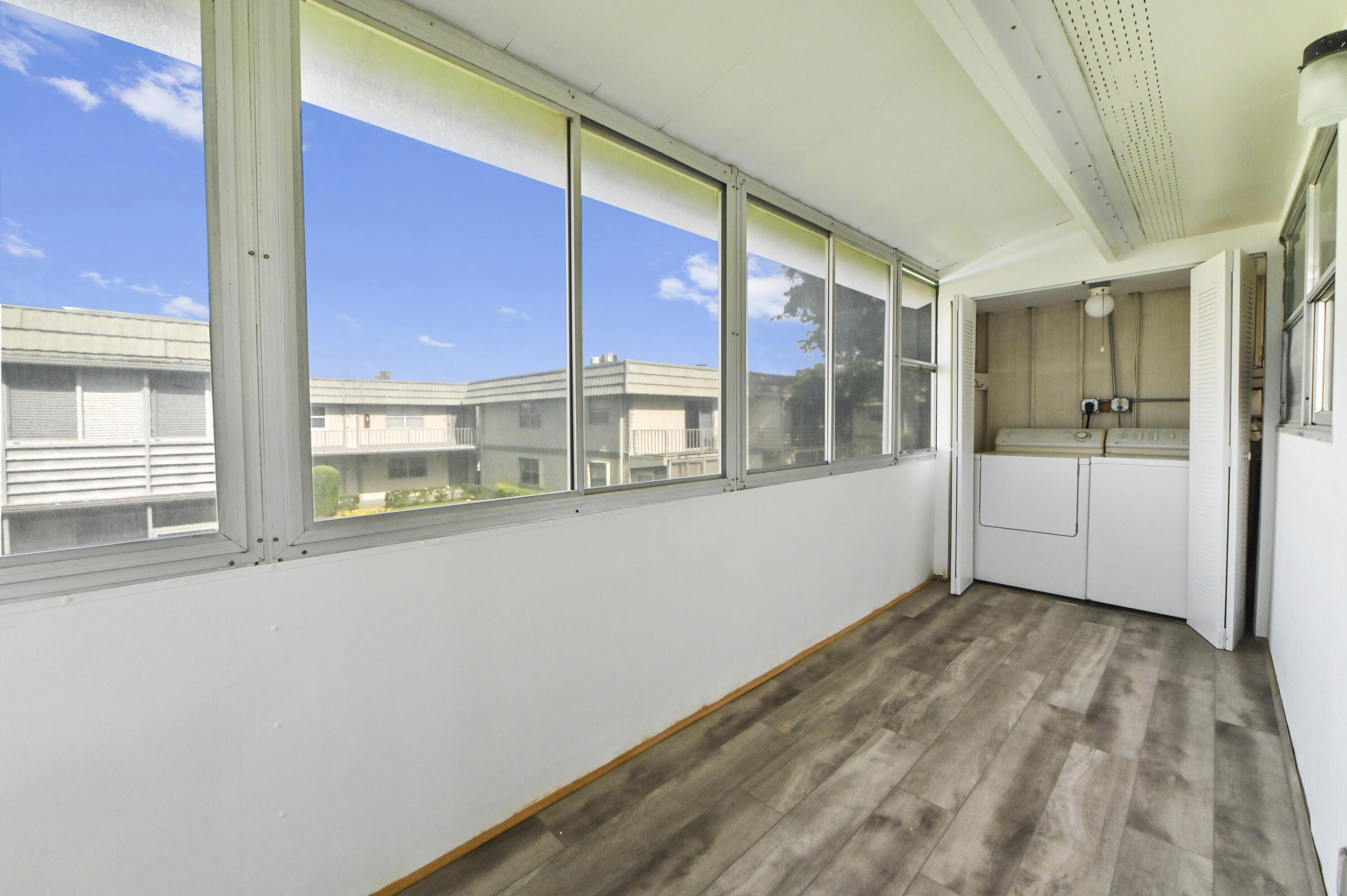 233 Monaco Boulevard E Property Photo 15