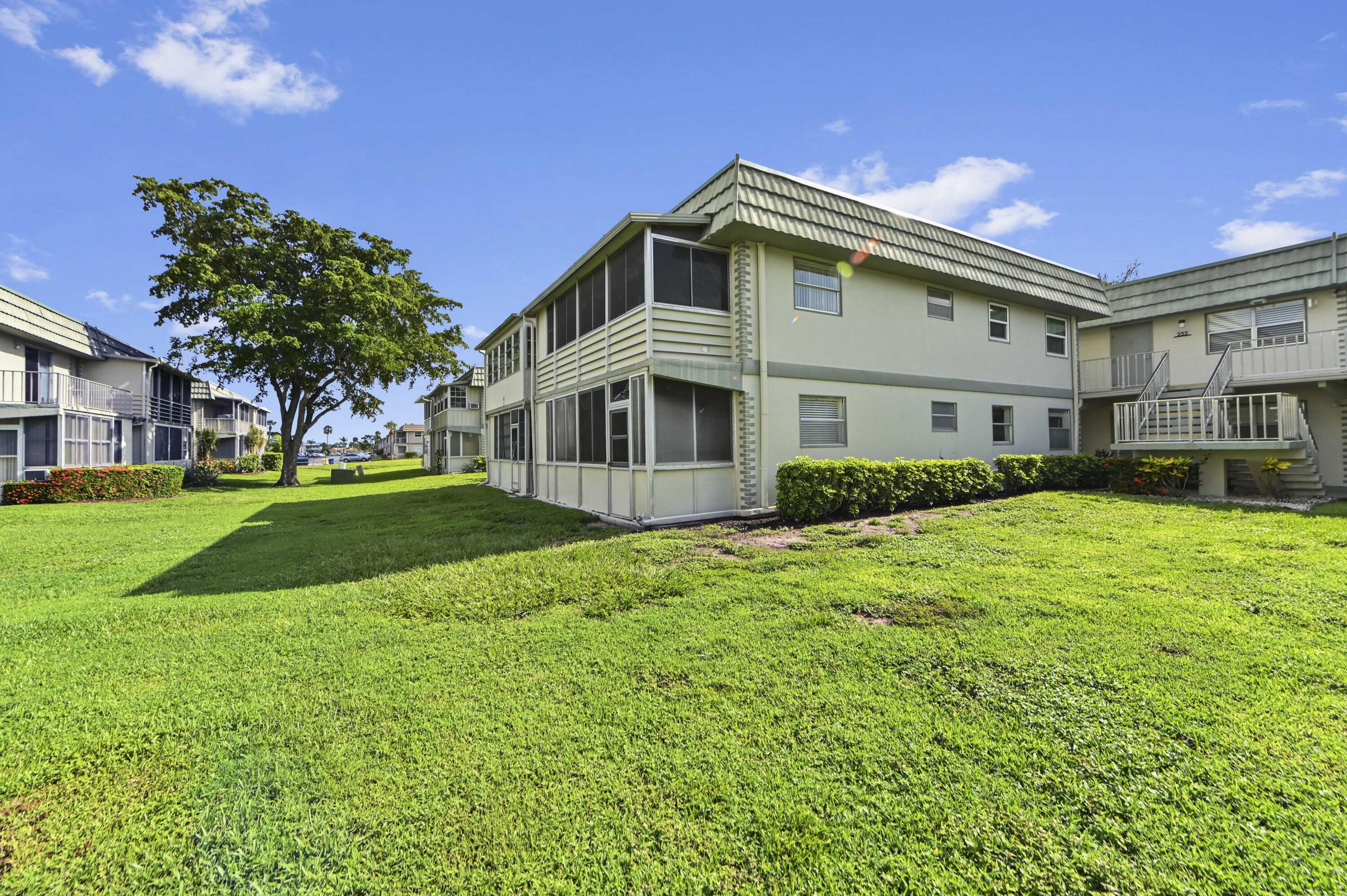 233 Monaco Boulevard E Property Photo 18