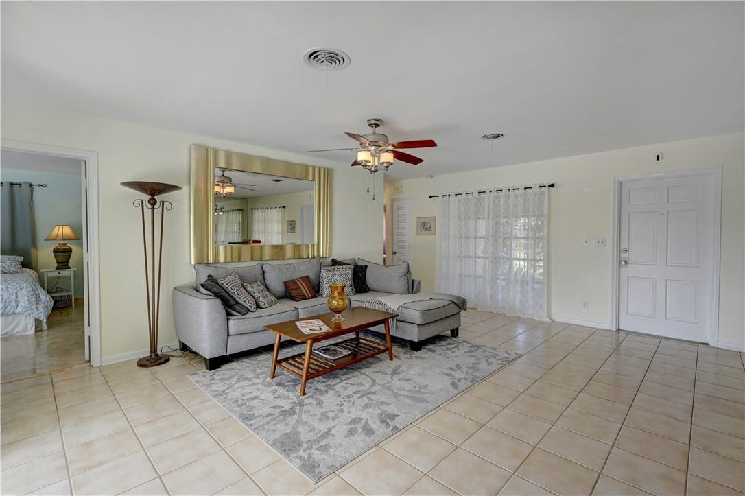 840 Sw 7th Street Property Photo 8