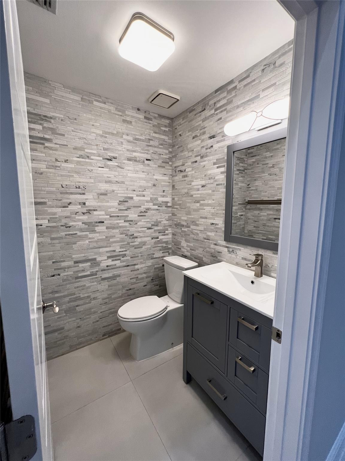 720 Birdie Court Property Photo 4