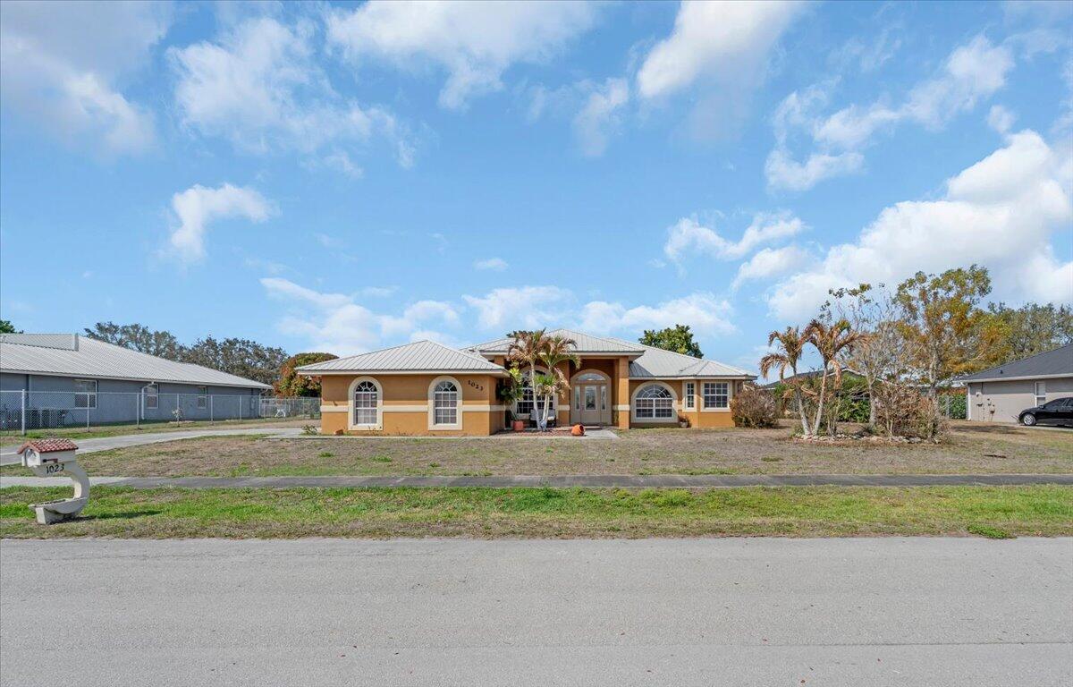 1023 Caribbean Avenue Property Photo 7