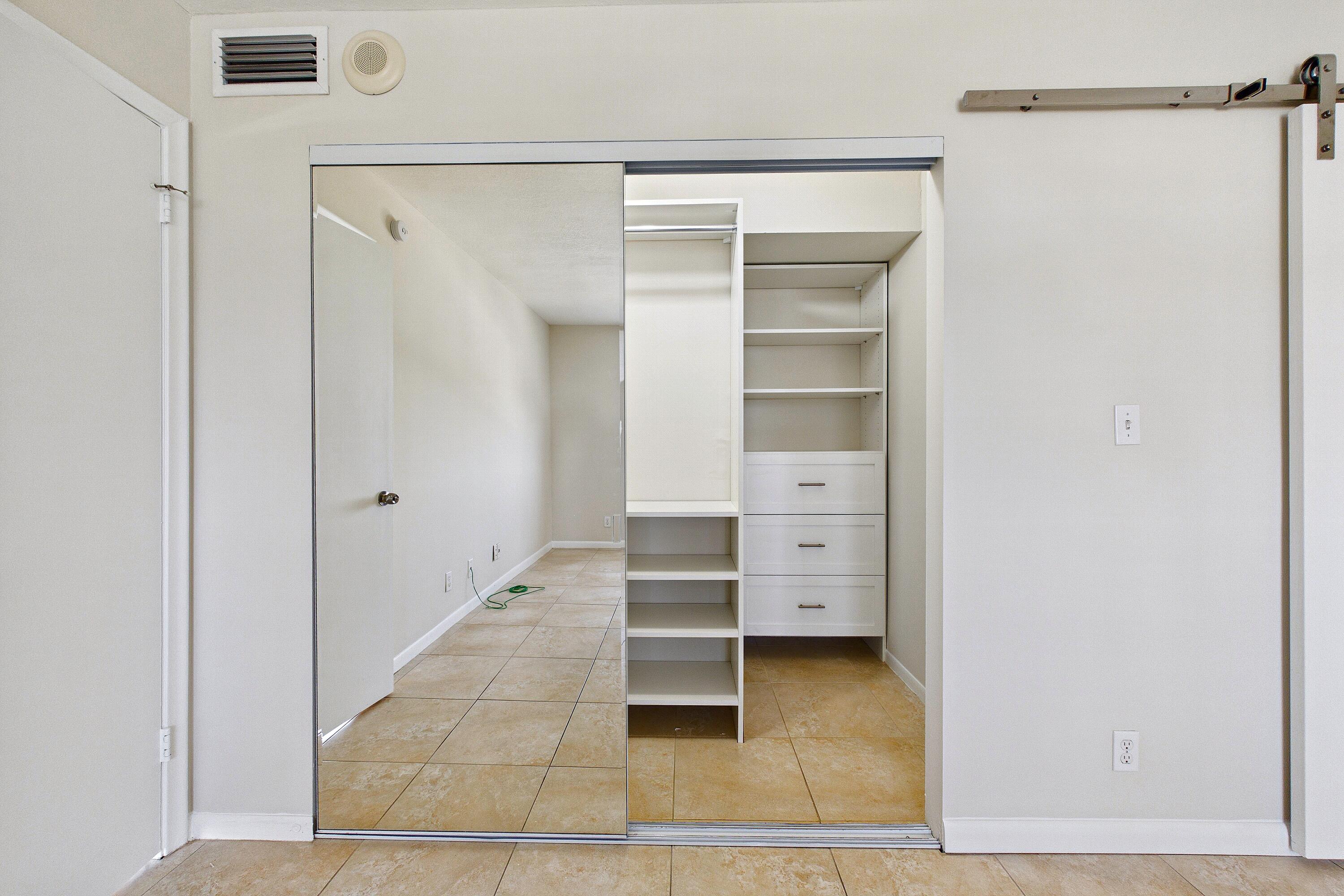 1800 N Andrews Avenue N 12g Property Photo 19