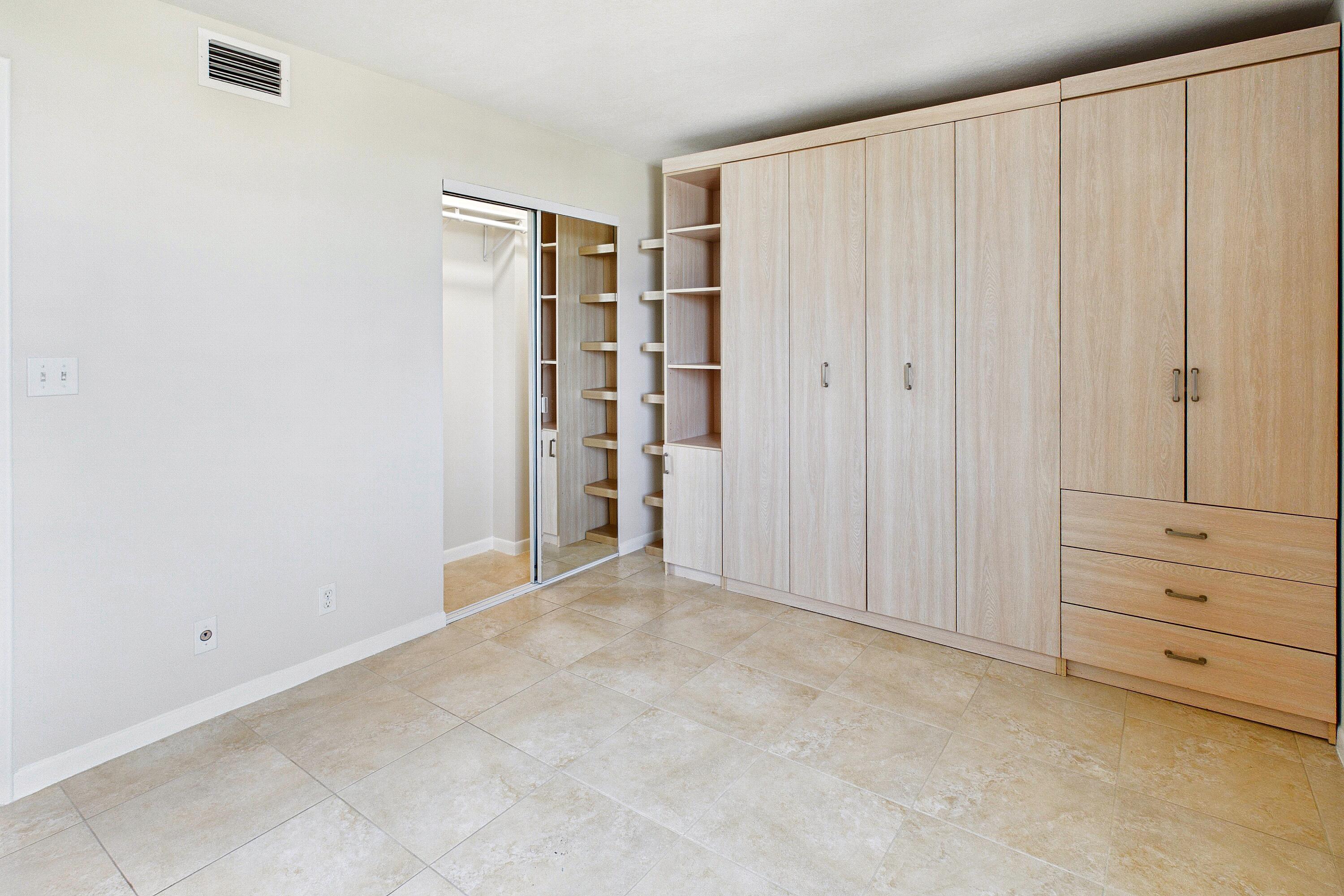 1800 N Andrews Avenue N 12g Property Photo 23