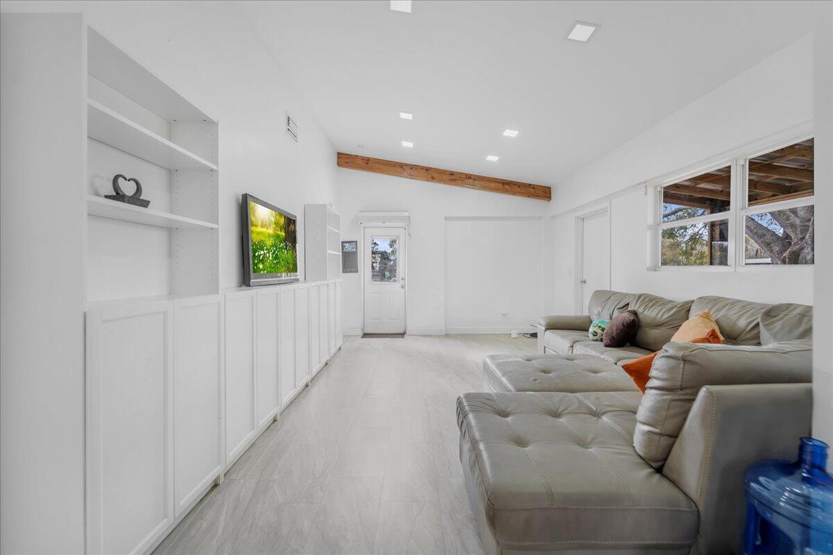 1205 Coffey Road Property Photo 11