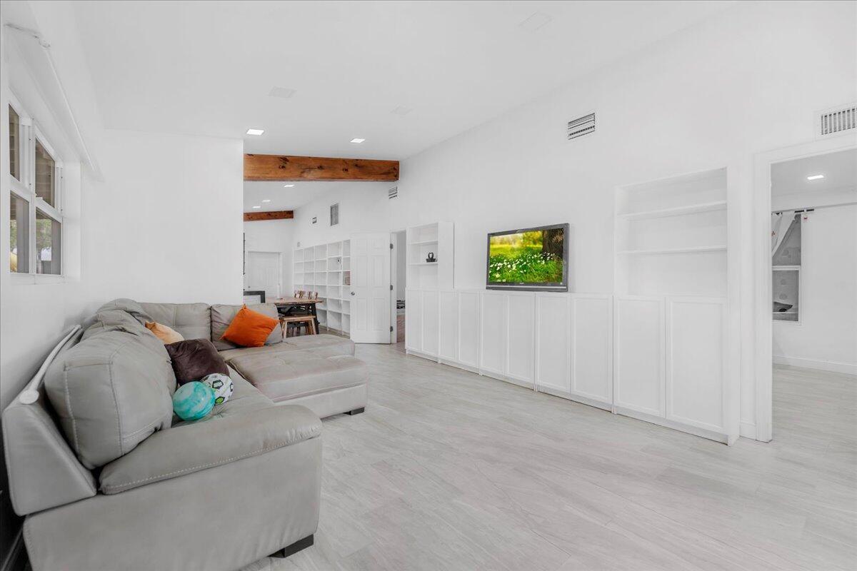 1205 Coffey Road Property Photo 12
