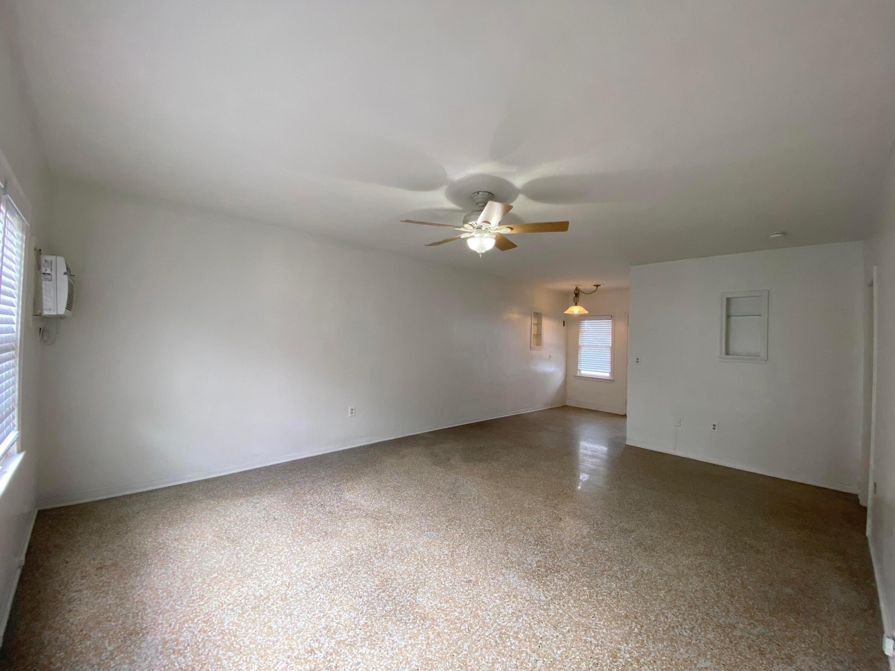 1020 Ne 3rd Street 1020 Property Photo 5