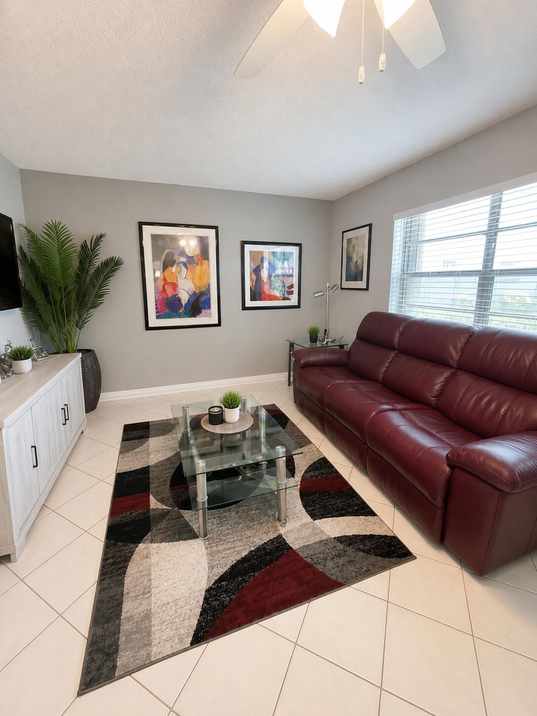 258 Burgundy F Property Photo 3