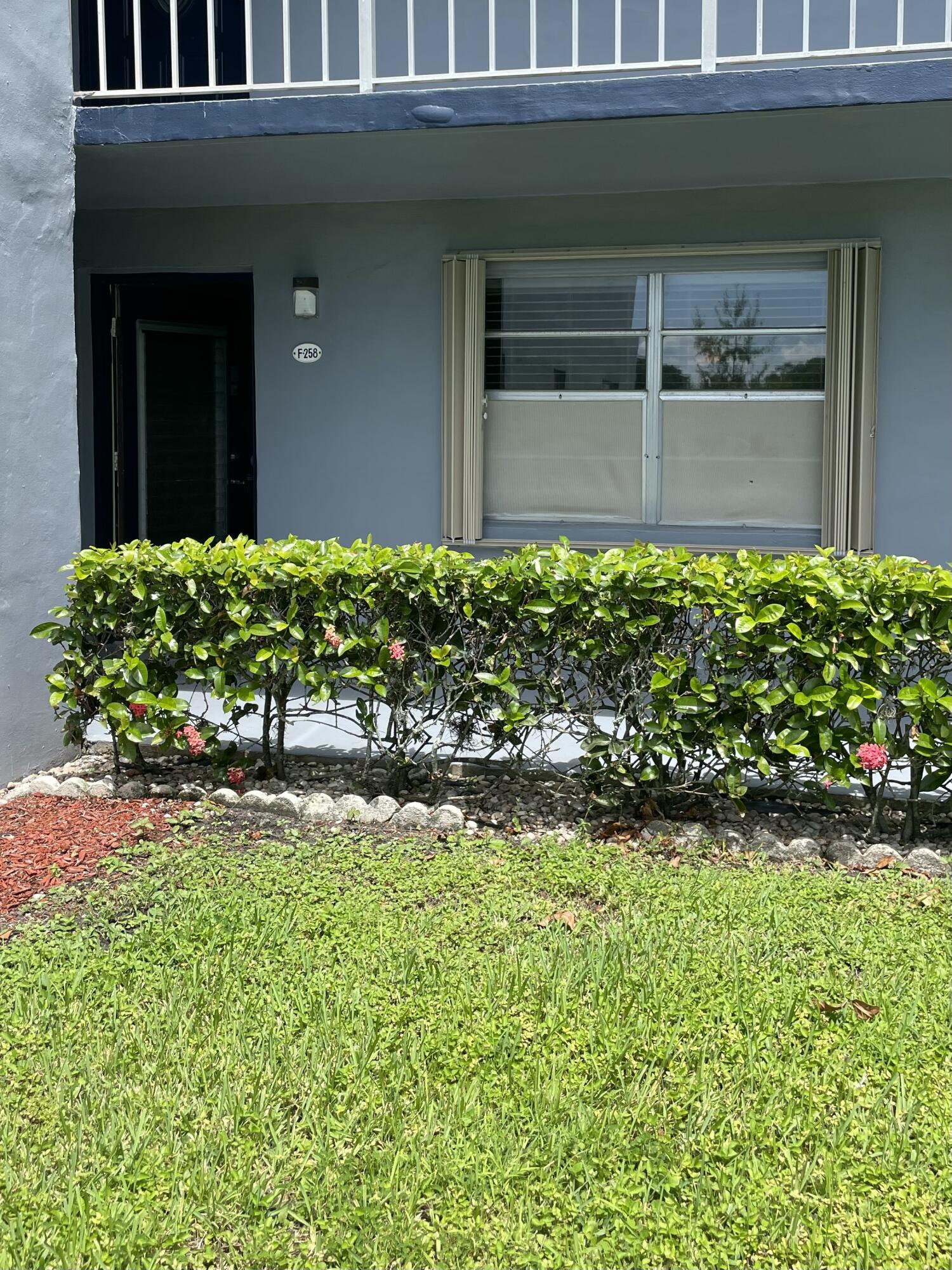 258 Burgundy F Property Photo 24