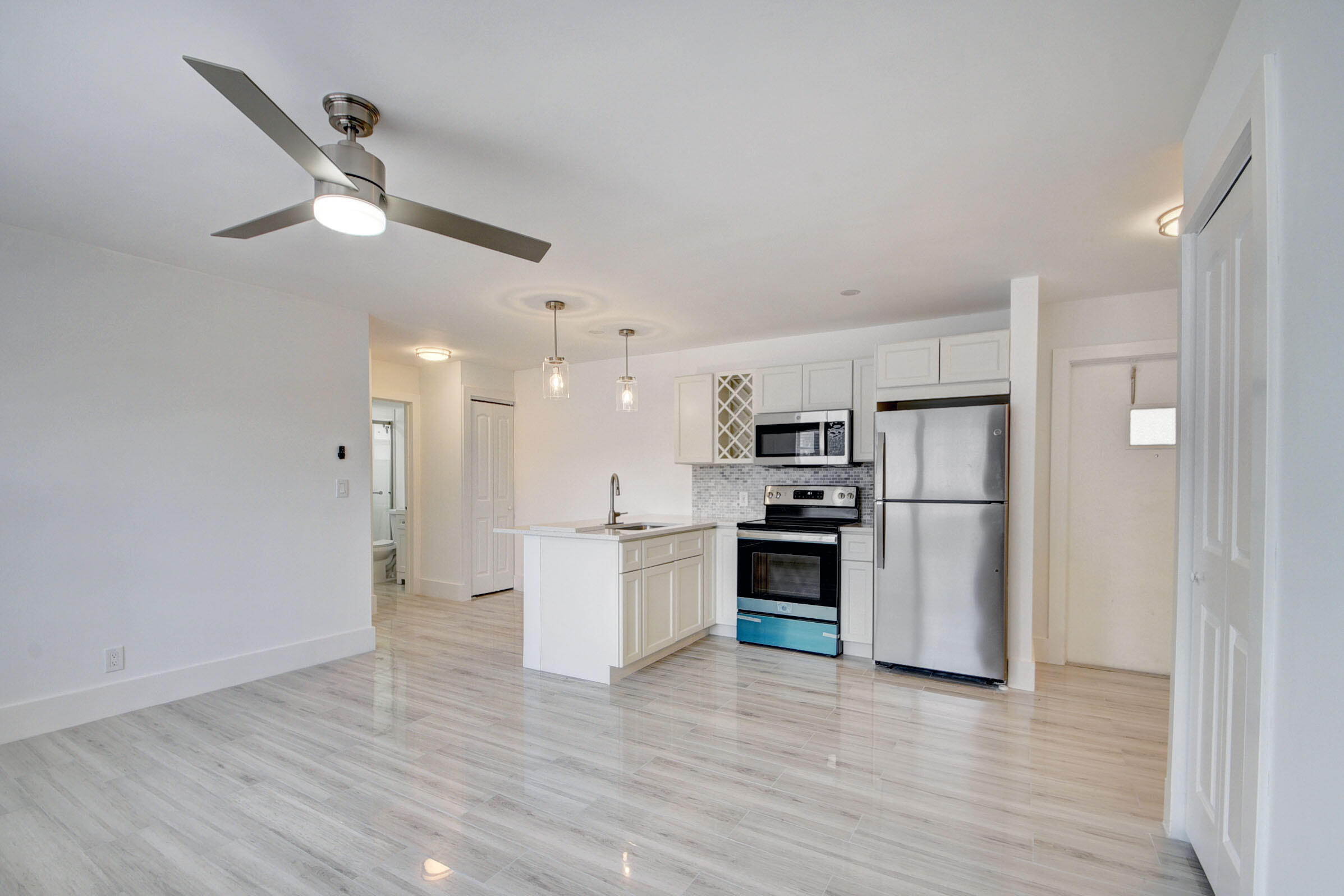 525 S Broadway J Property Photo 3