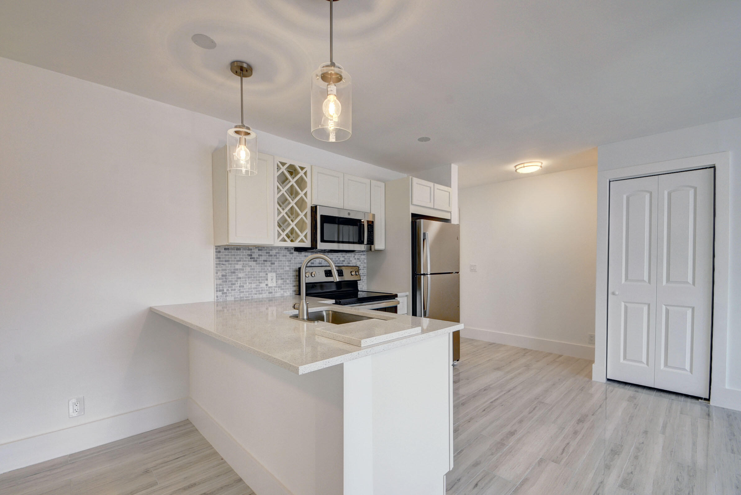 525 S Broadway J Property Photo 5
