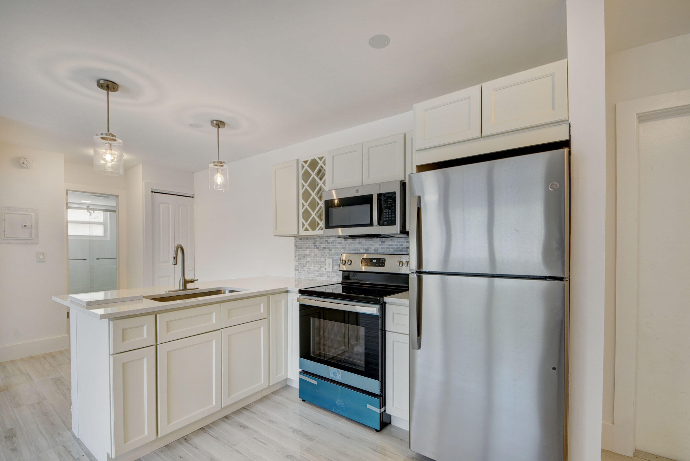 525 S Broadway J Property Photo 6