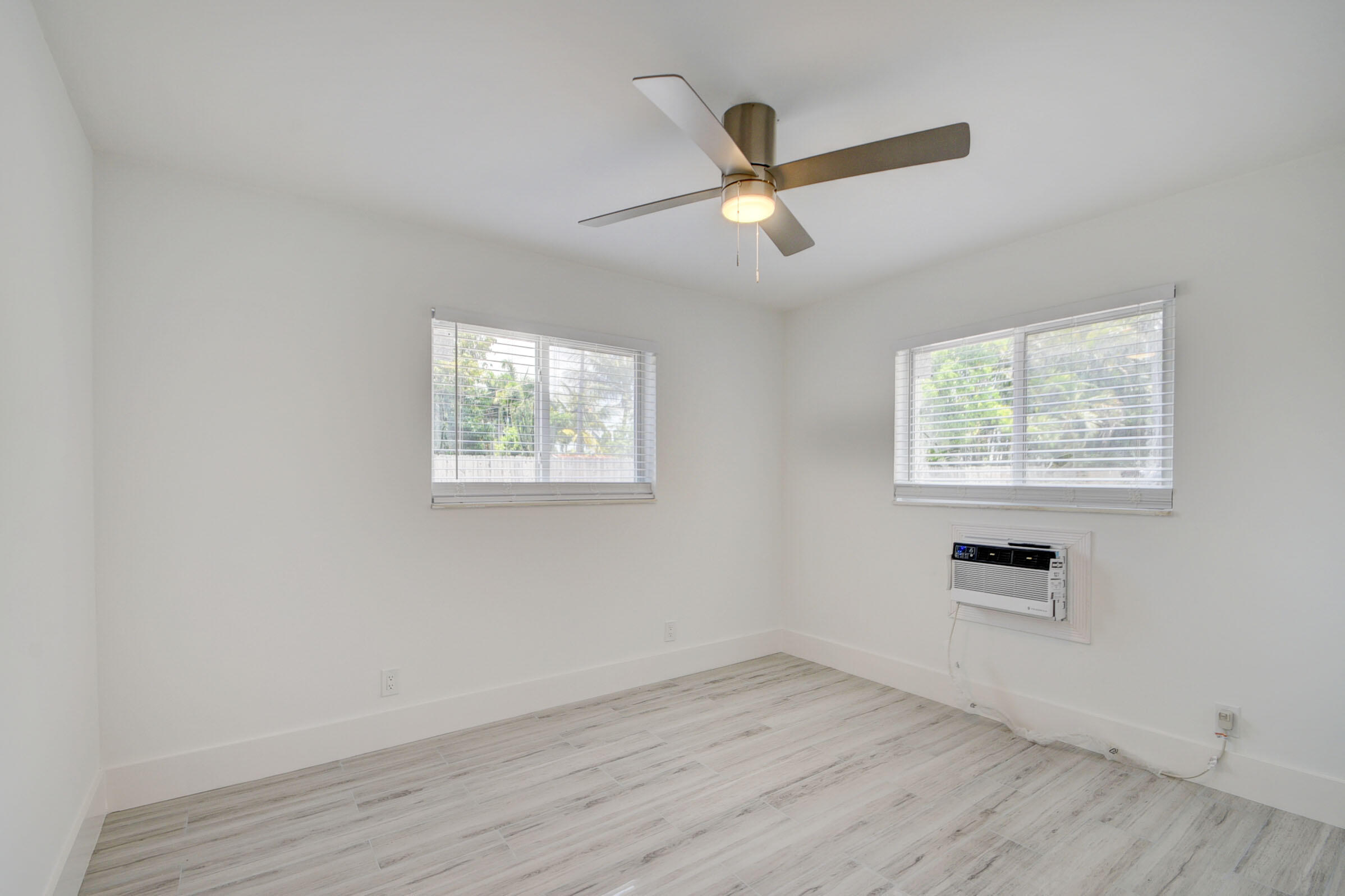 525 S Broadway J Property Photo 7