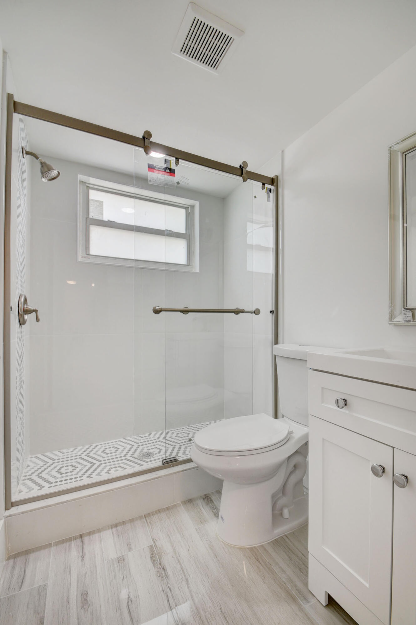 525 S Broadway J Property Photo 11