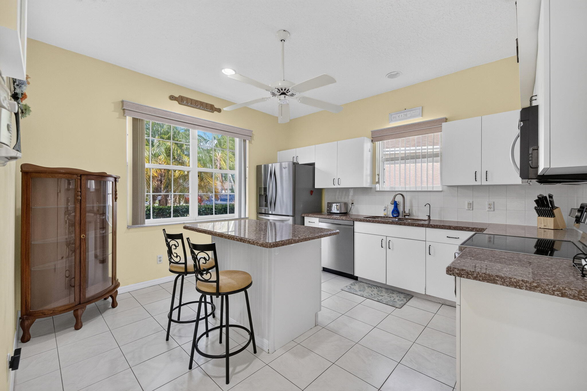 521 Nw Galatone Court Property Photo 6