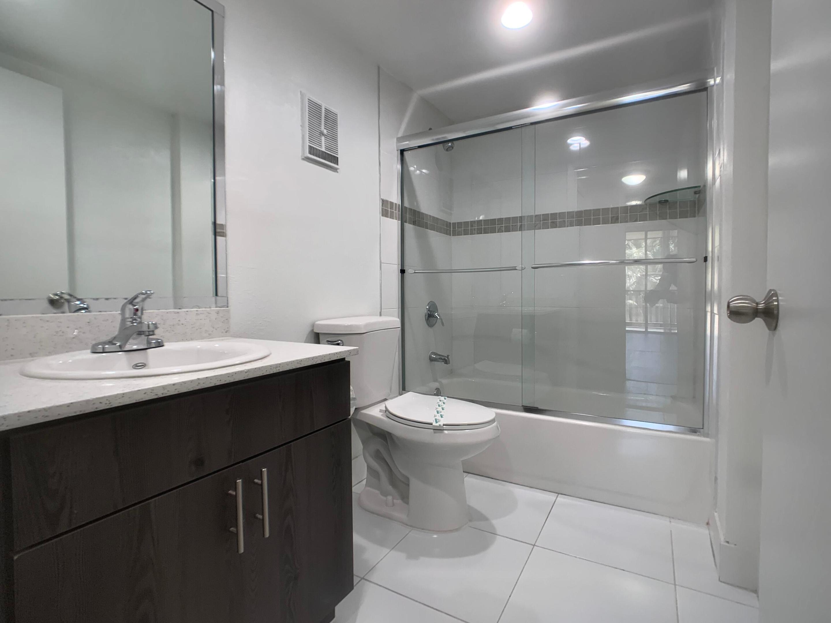 16900 N Bay Road 3-507 Property Photo 4