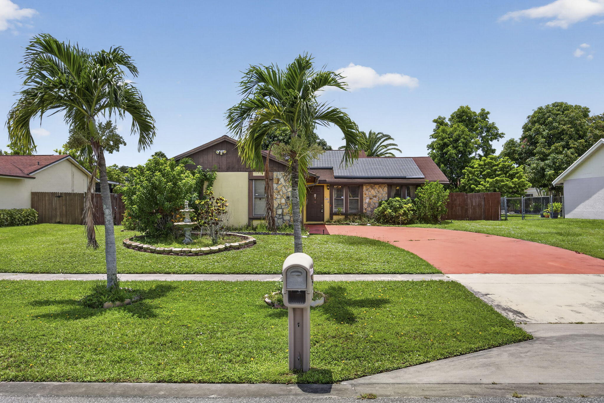 254 La Mancha Avenue Property Photo 2