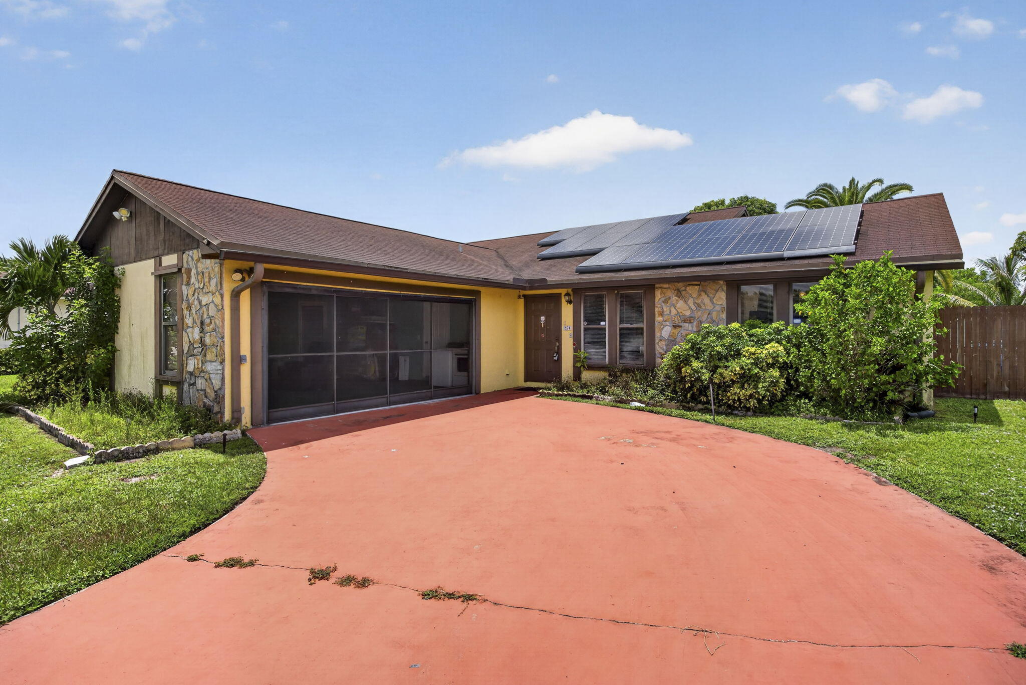 254 La Mancha Avenue Property Photo 4