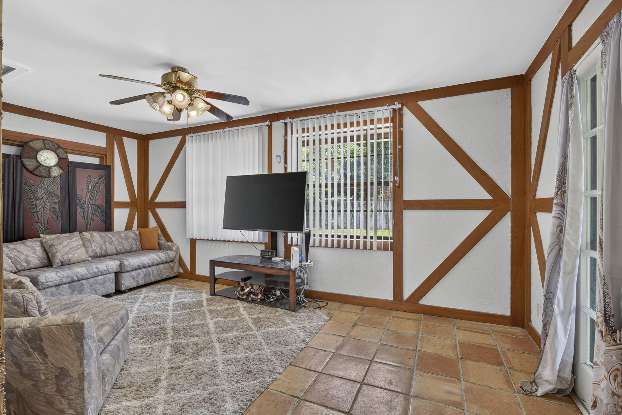 254 La Mancha Avenue Property Photo 24