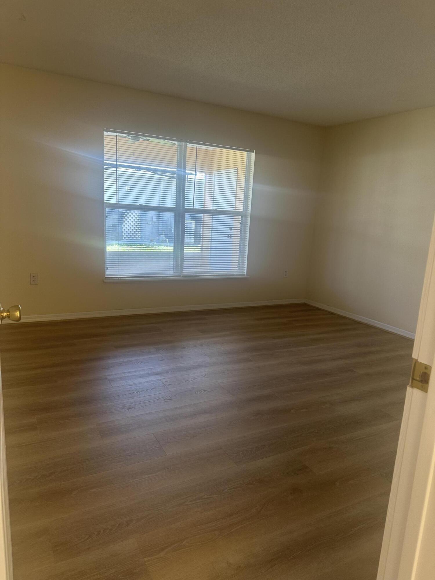 B26064691 Property Photo 17