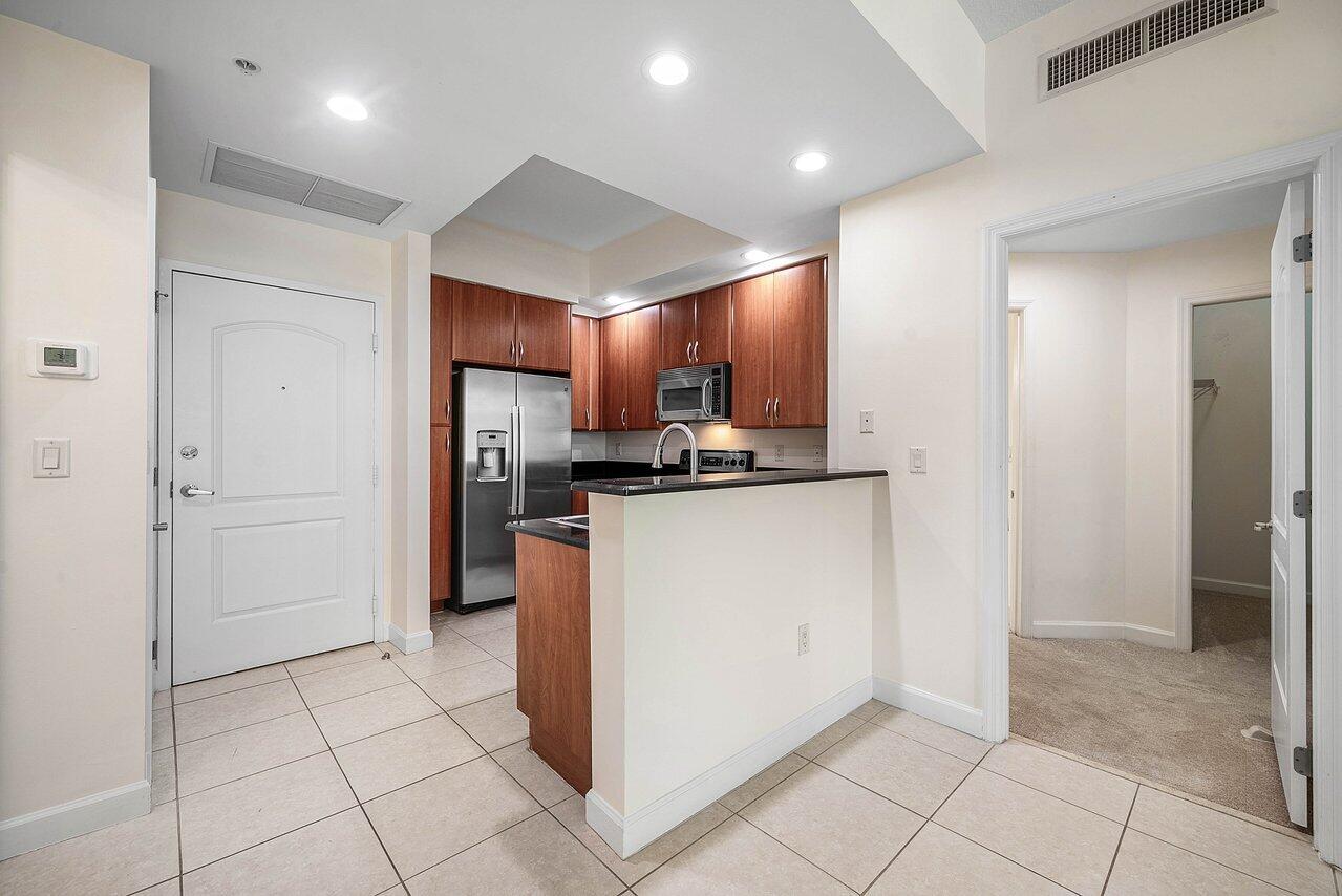 801 S Olive Avenue 715 Property Photo 1