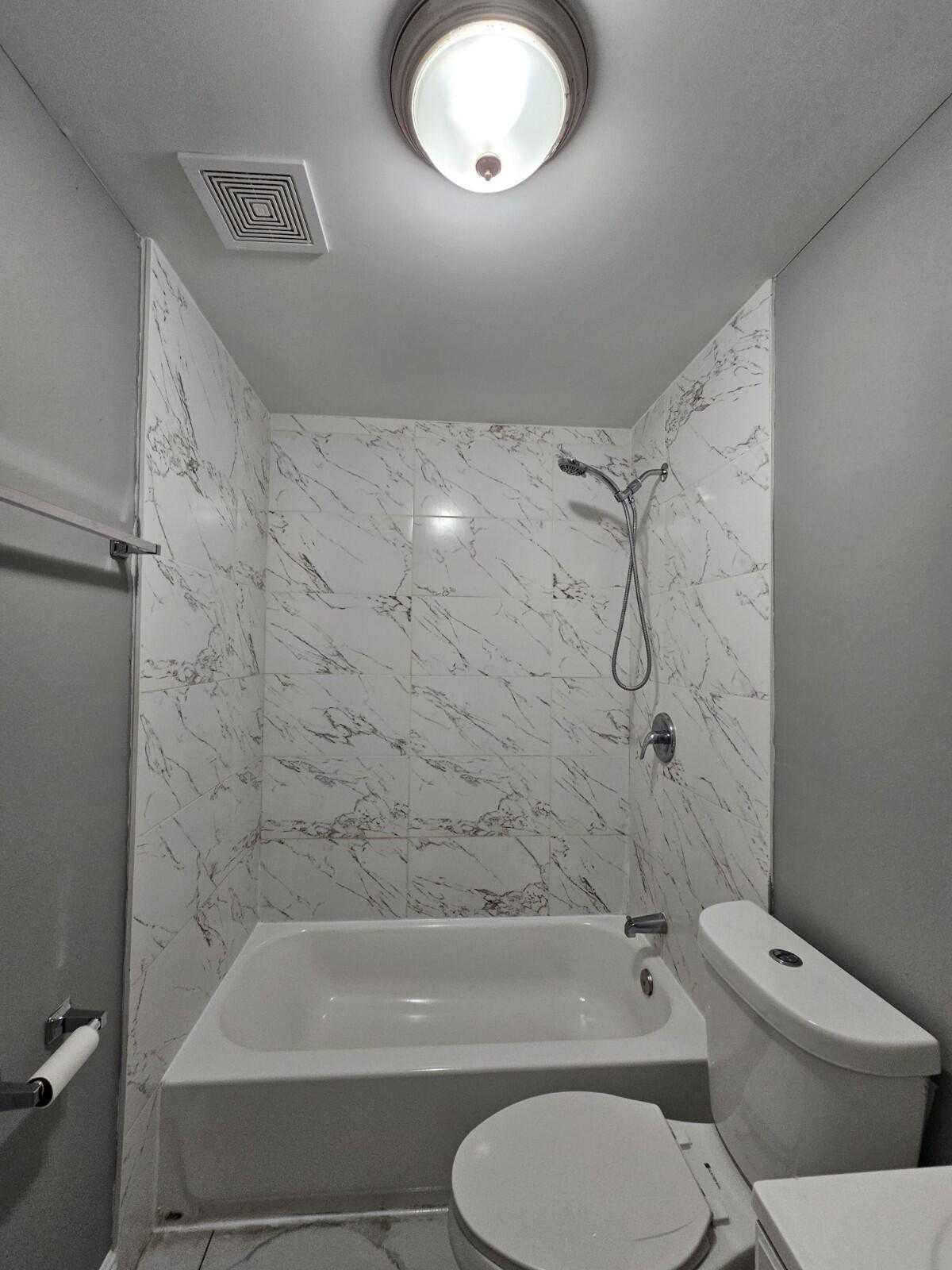 933 W 7th Street A Property Photo 12