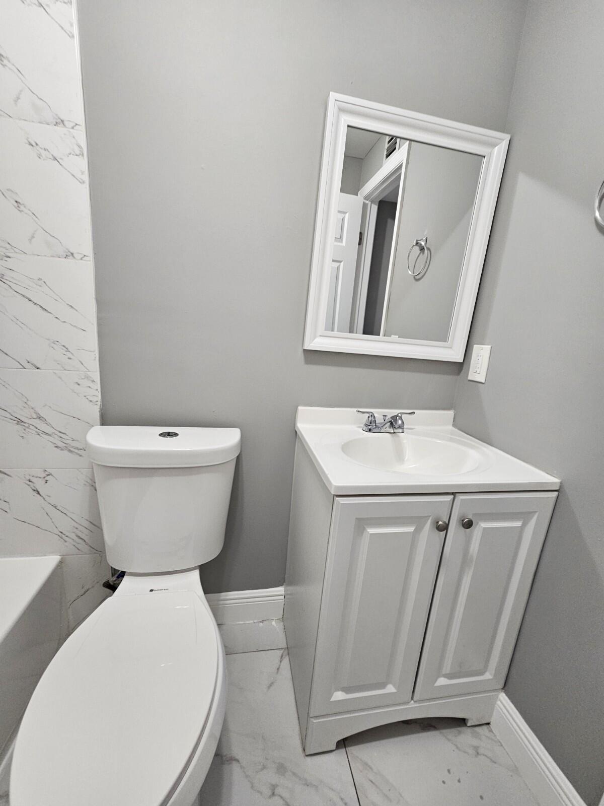 933 W 7th Street A Property Photo 13