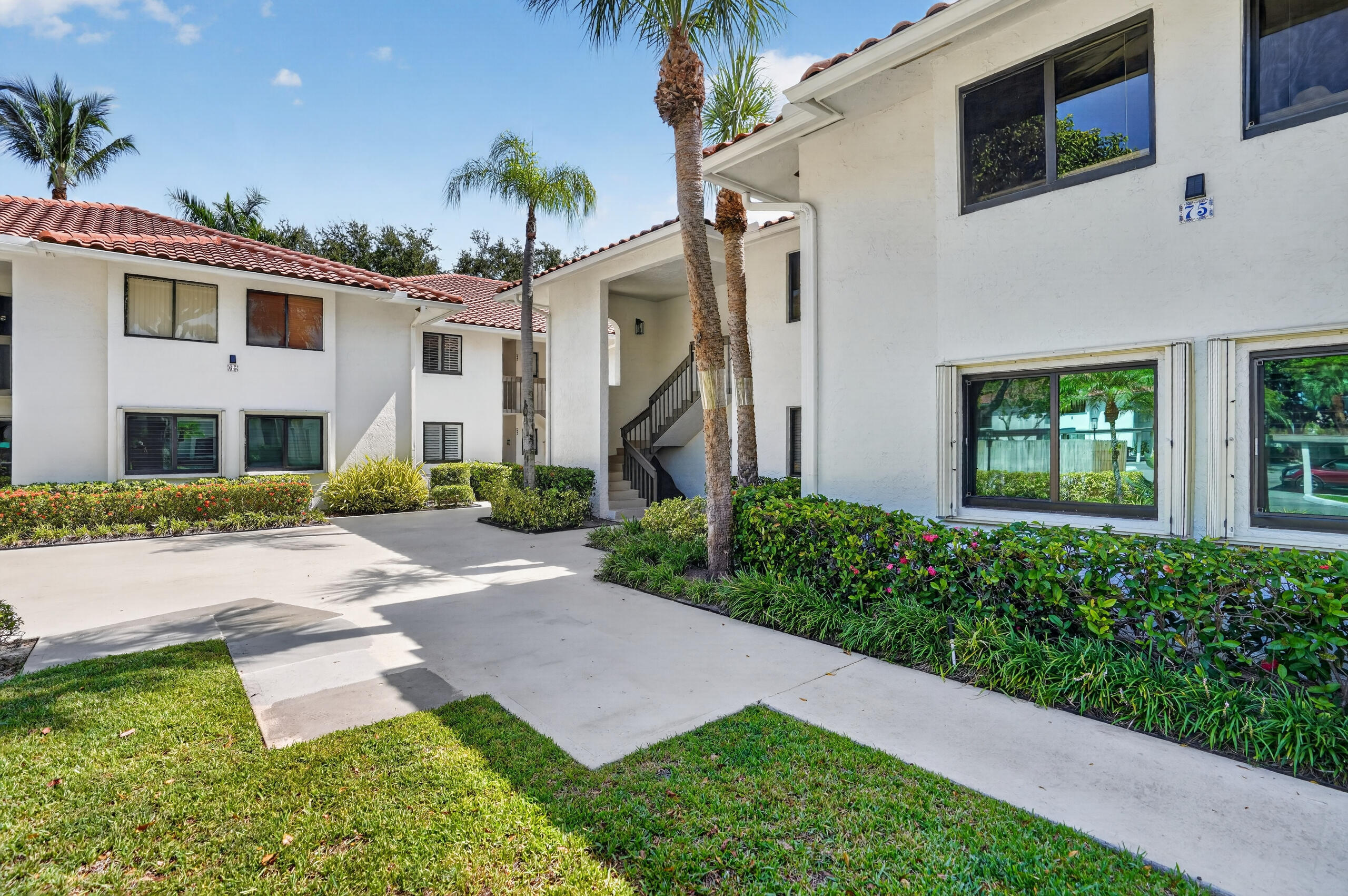 65 Pelican Pointe Drive 2030 Property Photo 8