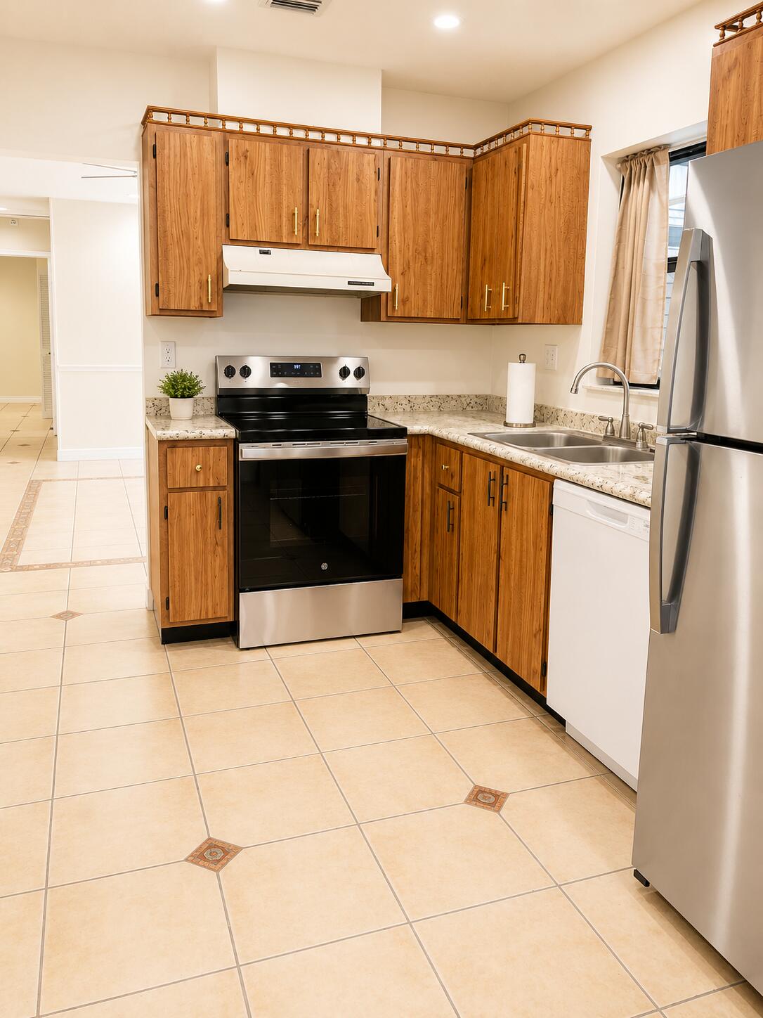 5318 Garden Hills Circle Property Photo 6