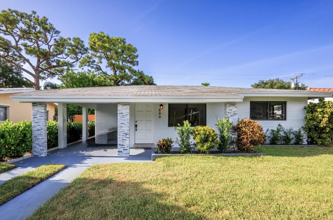 699 Ne 40th Street Property Photo 1