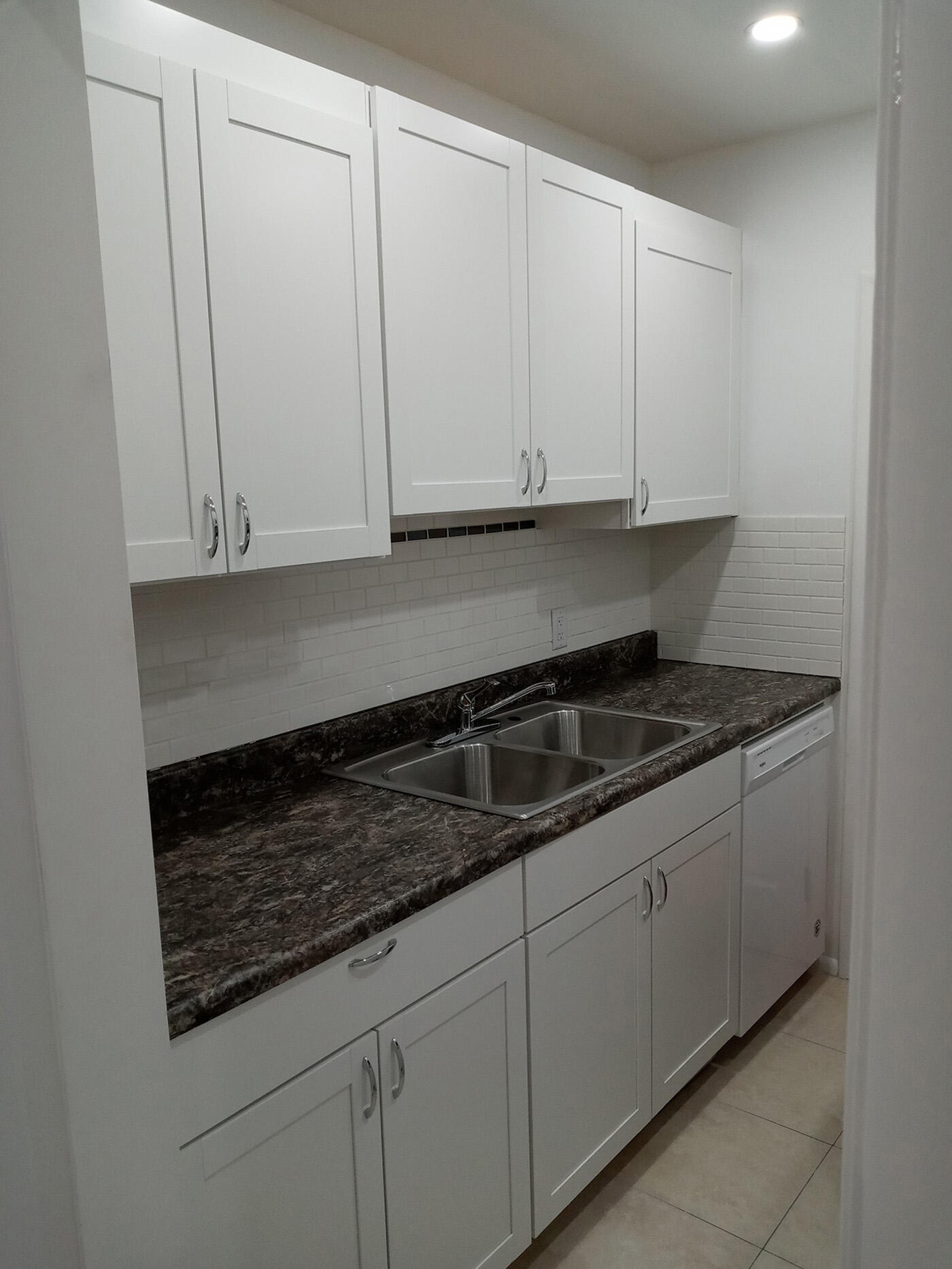 1250 E Sample Road 303 Property Photo 6
