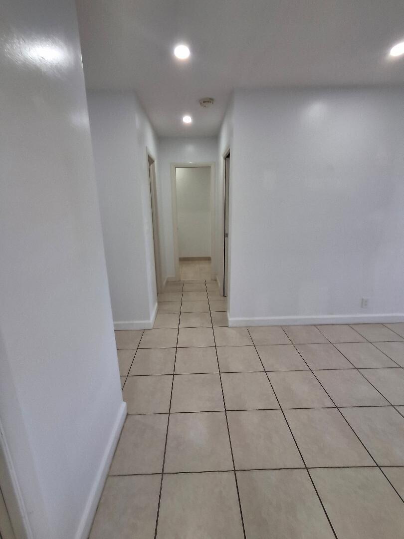 1250 E Sample Road 303 Property Photo 10